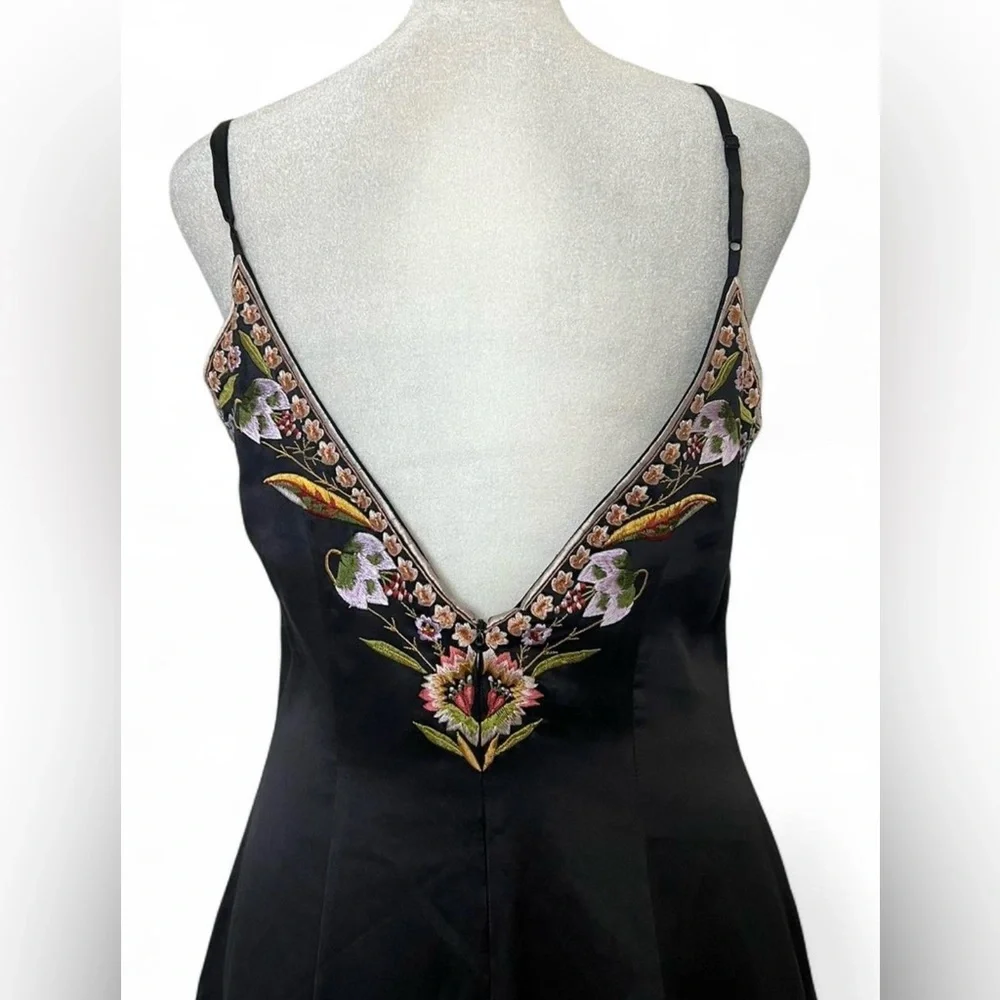 Sue Wong Black Dress with Colorful Floral Embroidery - Picture 5 of 6